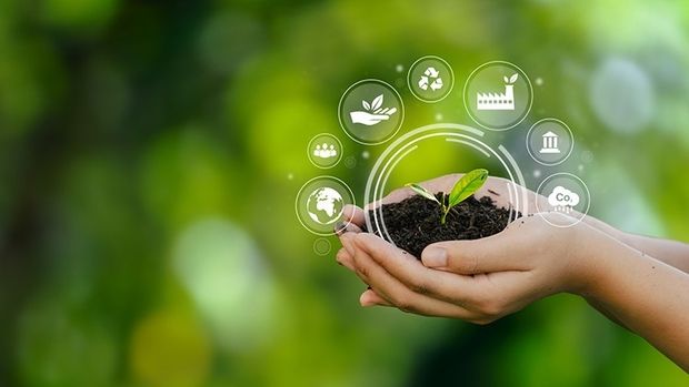 © Sakorn Sukkasemsakorn | iStock.com Let’s talk about CRM: Unlocking Growth
